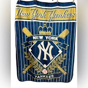 New York Yankees The Northwest Company Plush Throw Blanket 60 x 46